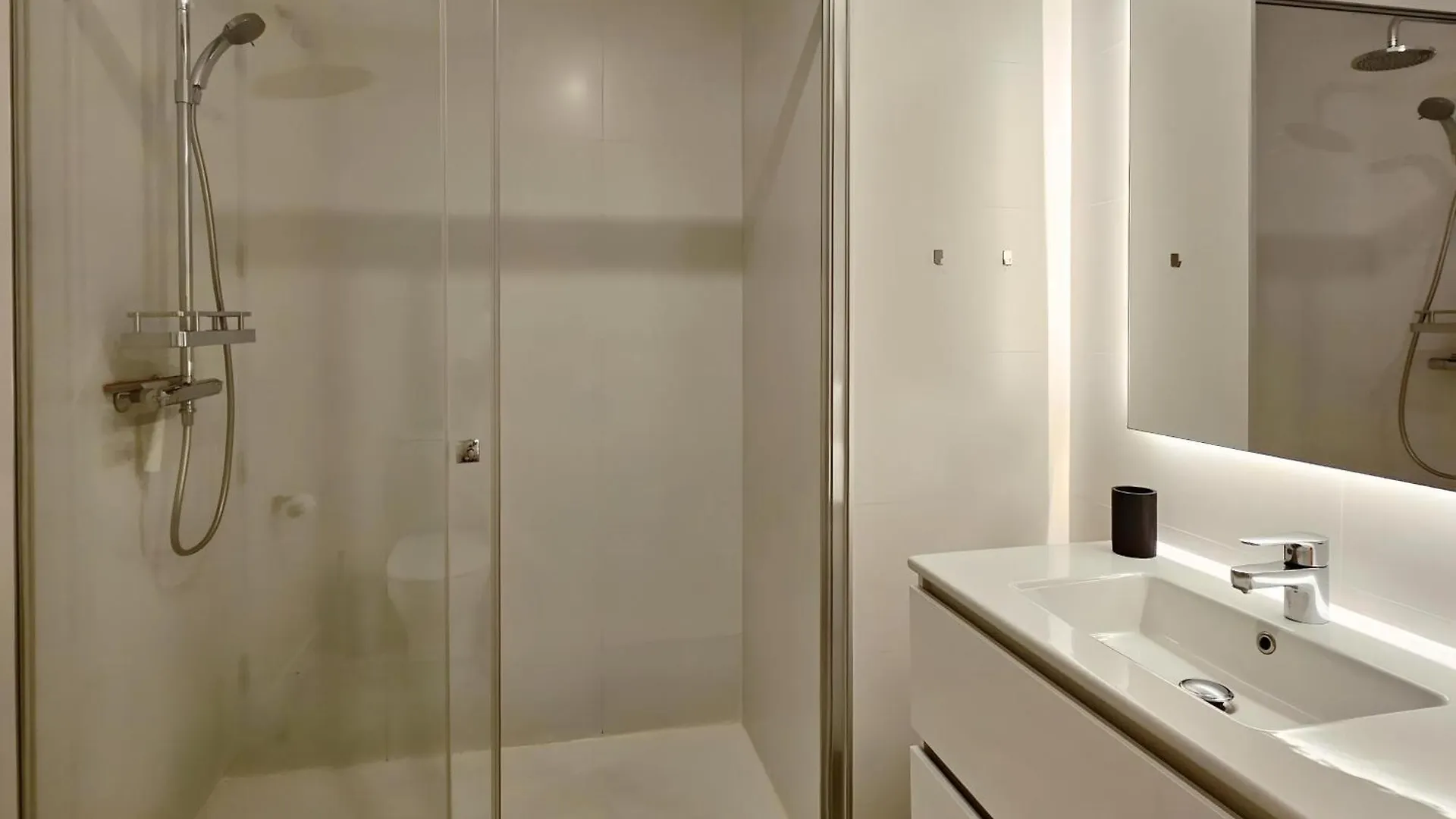 Vanian Village Dream Getaway By Lica Homes Estepona 0*,  Hiszpania